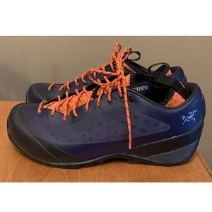 Arc' Teryx Shoes Mens Size 8.5 Mens Blue Orange Vibram Gore Tex Ortholite Shoes